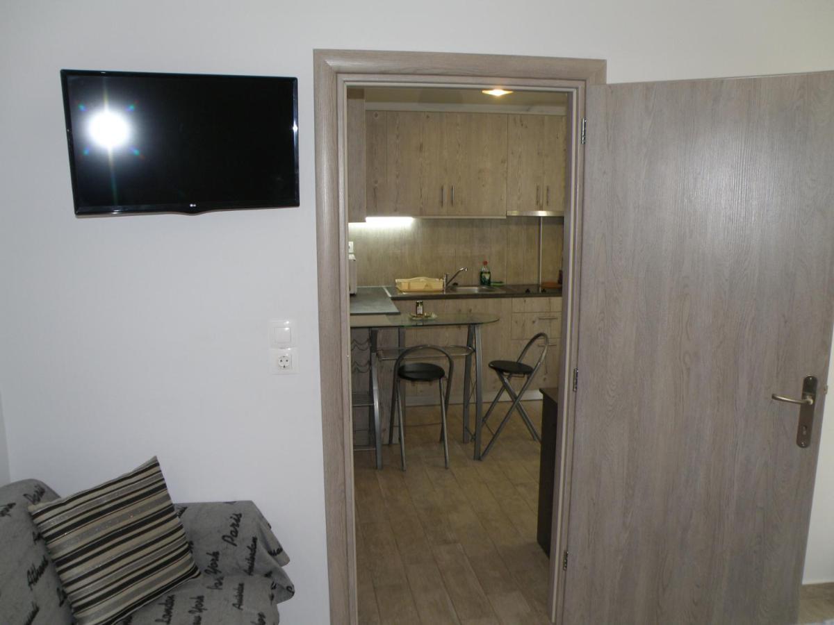 Talos Apartments And Studios イラクリオン エクステリア 写真
